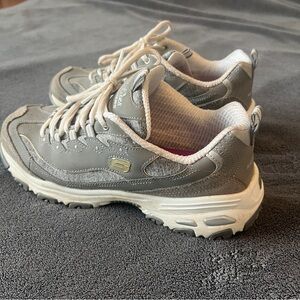 🔥Skechers Women's Gray and White Sneakers